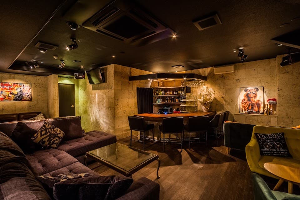 SHISHA BAR MW okinawa 松山で朝まで本格シーシャが楽しめるお店 3