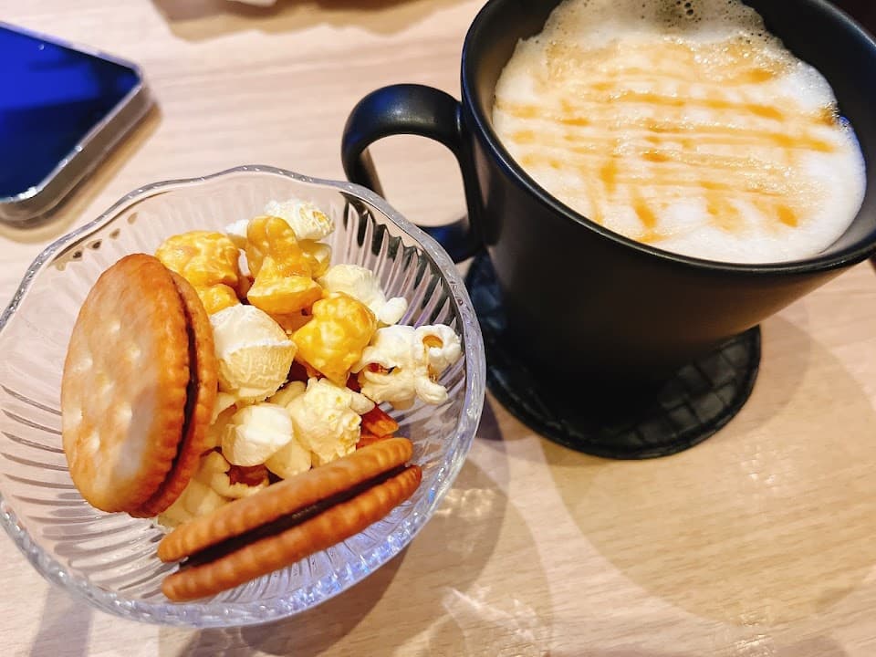 シーシャカフェバーRed Magic名古屋駅店 2
