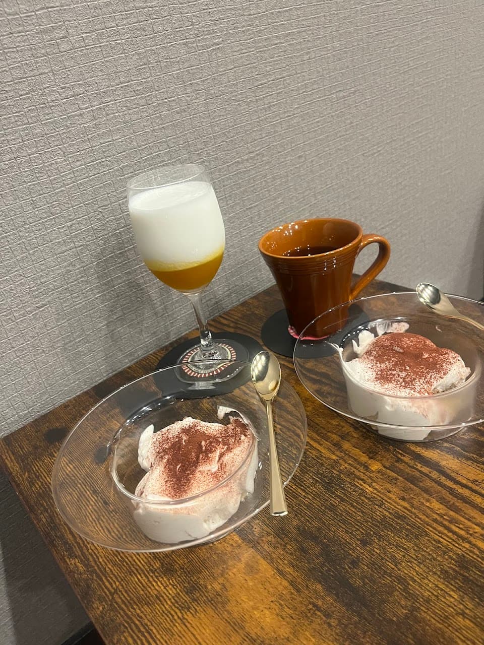シーシャカフェ&バーEASE 2
