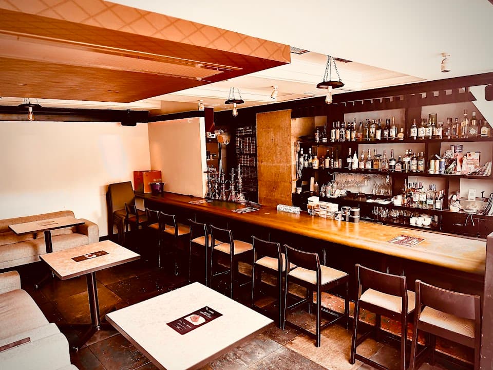 新橋シーシャ直炭専門店Ponte(ポンテ) 2