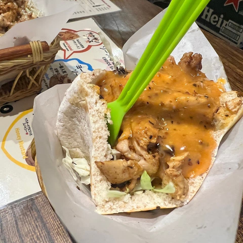 西通りパーラーケバブとシーシャとチュロスの昼飲み 天神グルメ飲み放題店 2