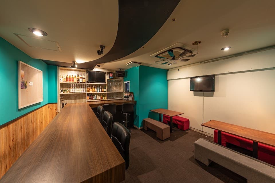 Bar chill 3