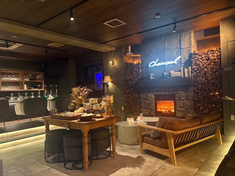 シーシャカフェ&バーcharcoal 三軒茶屋店 2