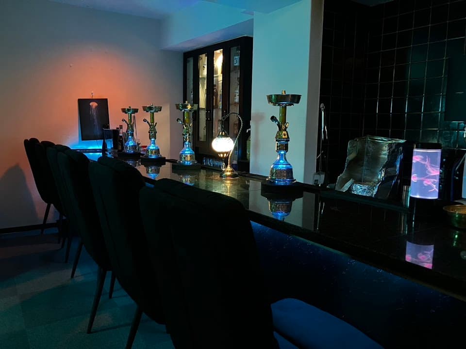 十三 SHISHA BAR 海煙(くらげ)