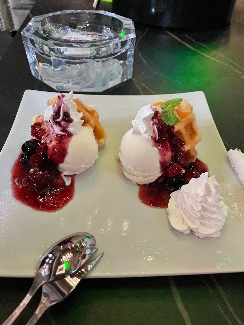 Shisha cafe&Bar Eight(シーシャ カフェアンドバー エイト) 2